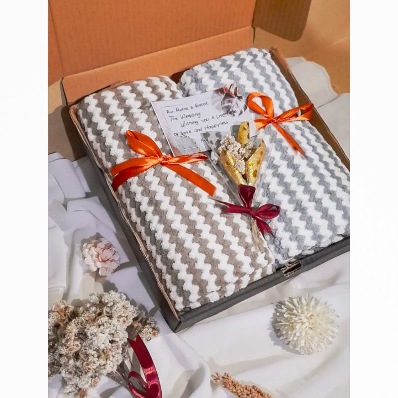 hampers handuk couple/ kado wedding/ kado handuk/ hampers pernikahan