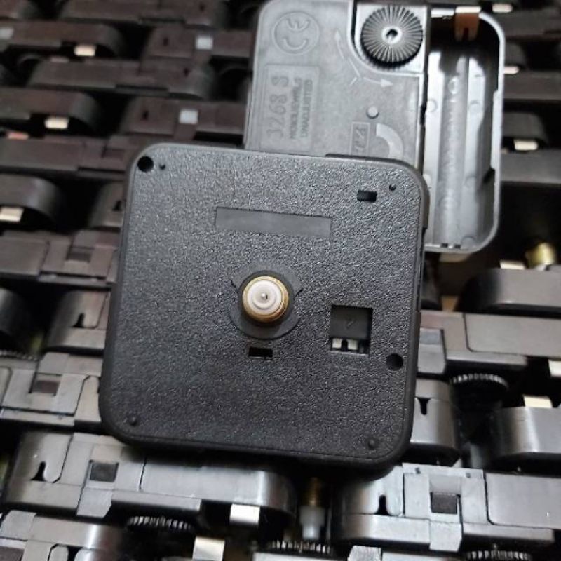 MESIN JAM DINDING HQ3268