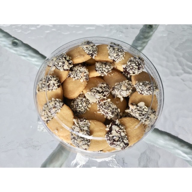 

Vanilla Almond Cookies