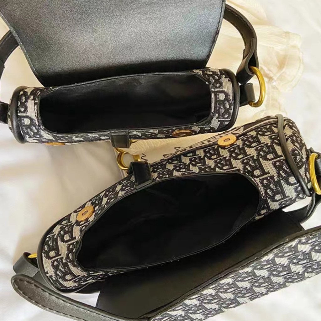 Tas Selempang Wanita CJ1515 CR7347 CR17347 DJ9125 Tas Jakarta Sling Bag Fashion Wanita Import