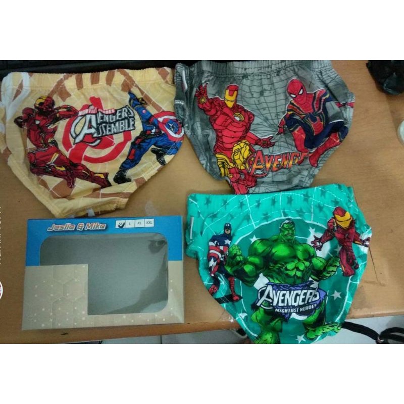 CD Anak Cowok Merek Jessie & Mike 1 kotak isi 3 pc.