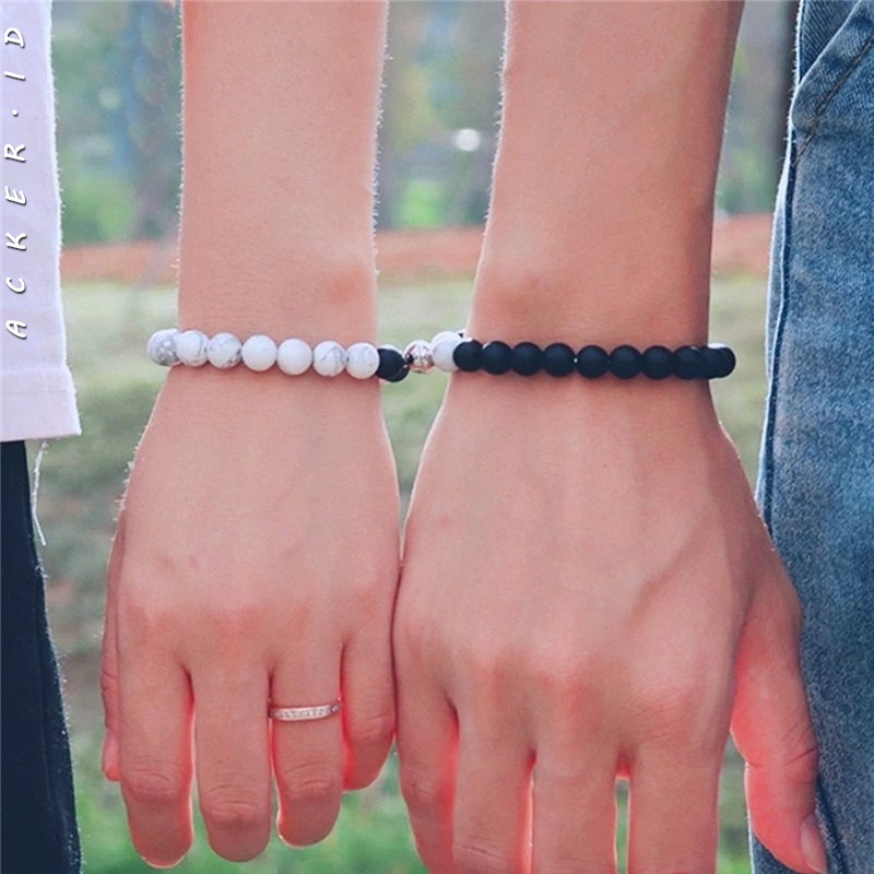 Set Gelang Rantai Manik-Manik Magnet Warna Hitam Putih Untuk Pasangan