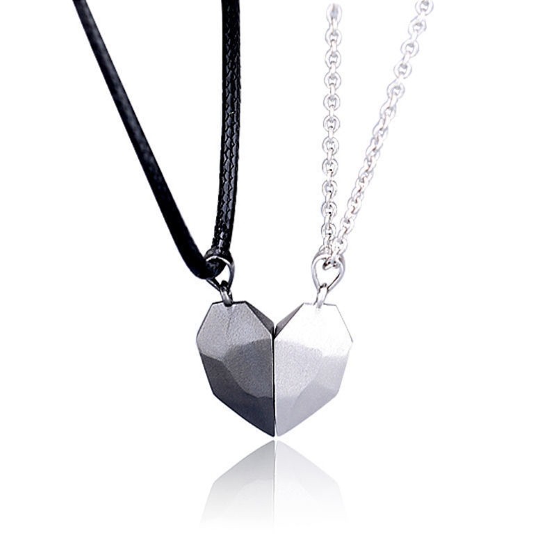 Moonlight&quot; 2Pcs Lovers Heart Pendant Couple Strong Magnetic Distance Heart Pendant Necklace