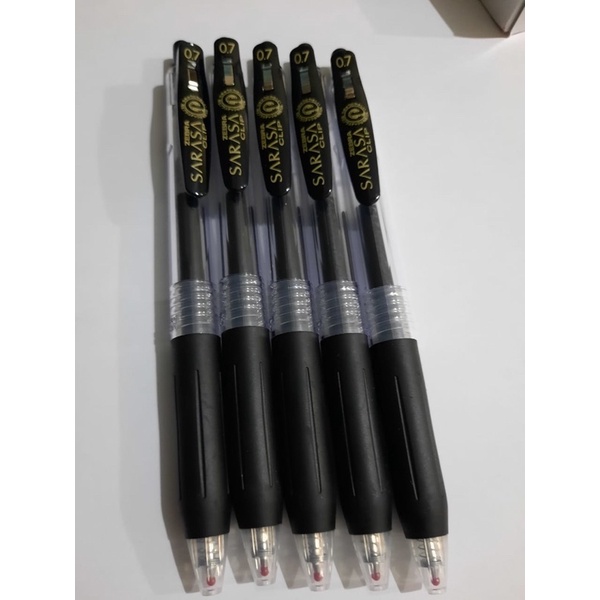 

PULPEN GEL ZEBRA SARASA 0.5 0.7 HITAM