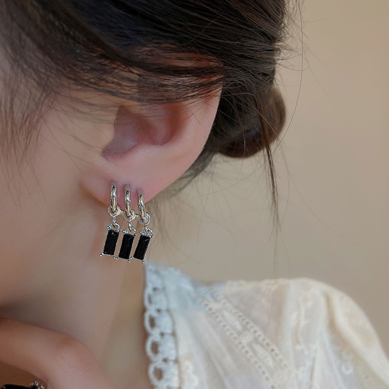 Anting Kristal Warna Hitam Gaya Retro Korea Untuk Aksesoris