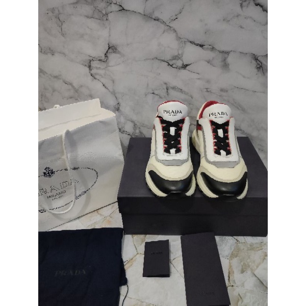 prada original sepatu prada prada bekas prada second sepatu bekas