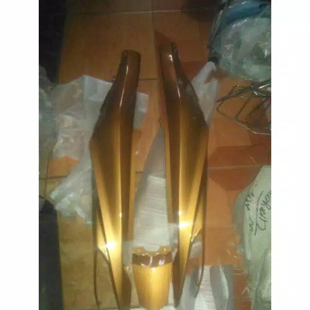 Cover body belakang Yamaha Jupiter Z new/Jupiter robot/GOLD