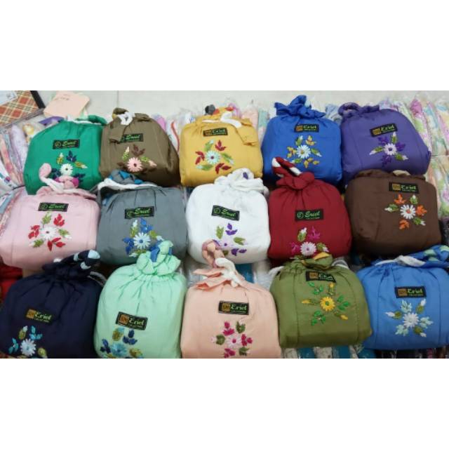 Mukena dewasa -Mukena berbahan parasut-