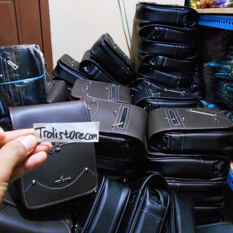 A0506 Polo Star Tas Slempang Pria Ukuran Medium Warna Coklat