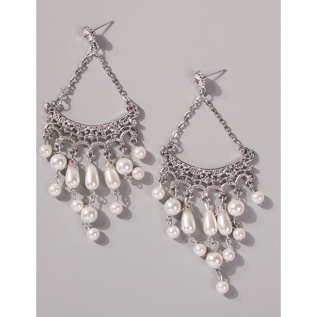 LRC Anting Tusuk Fashion White K Alloy Hollow Carved Diamond Earrings F77922