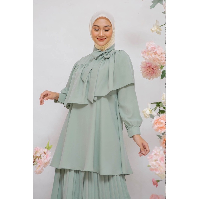 Hc x nada baby breath dusty green top M by Hijabchic