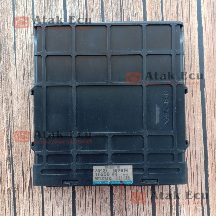 ECU ECM Suzuki Escudo 2.0 - E6T13774H3 - Engine Control Module