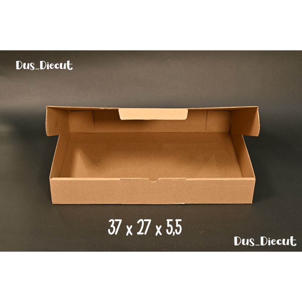Kardus die cut uk. 37x27x5.5 cm (model box pizza)-1