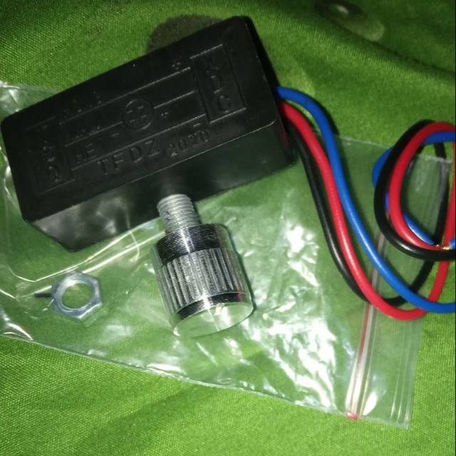 Saklar pompa air/tangki semprot