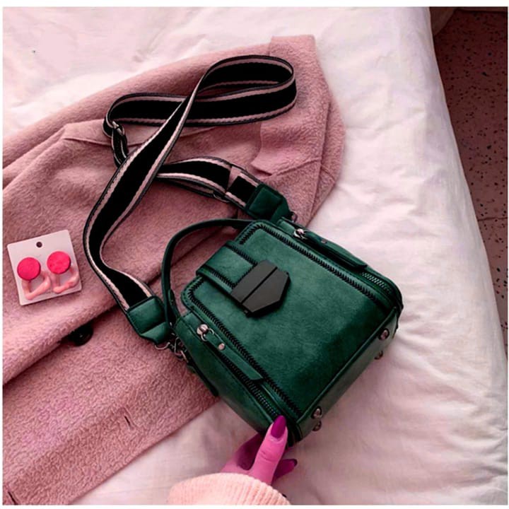 TAS SELEMPANG WANITA / TAS WANITA IMPORT 001