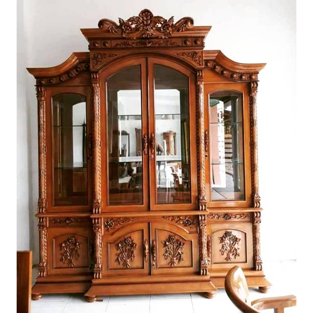 Lemari hias, Lemari pajangan, Lemari pajangan jati