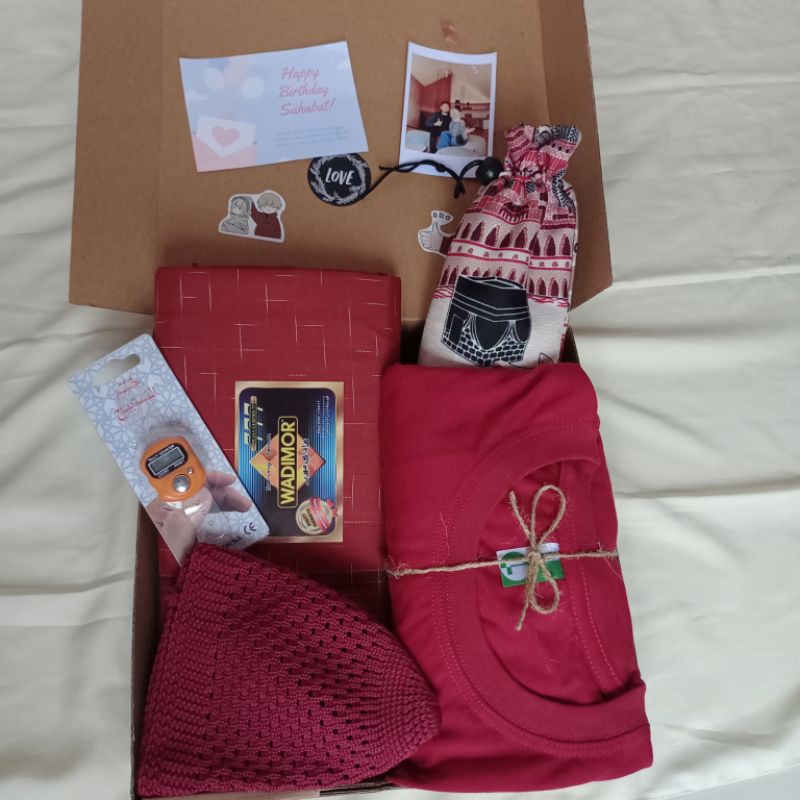 

hampers cowok red edition kado ulang tahun pria parsel ramadhan