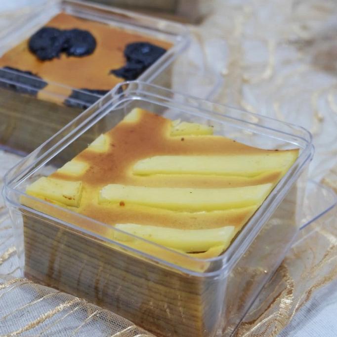 

Paket Kue Lebaran Lapis Legit Plum Keju 10X10 Parcel Hampers Idulfitri Midlethreemald