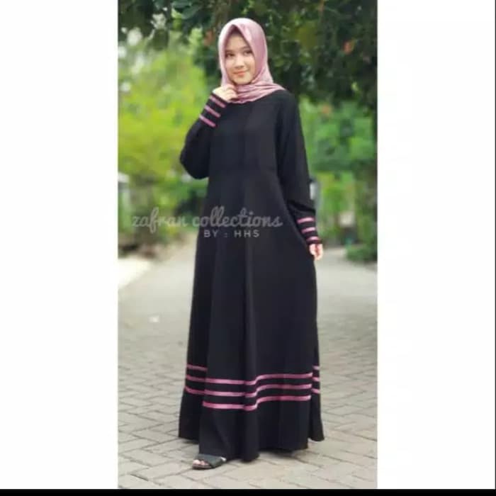 Gamis jet black Magentha