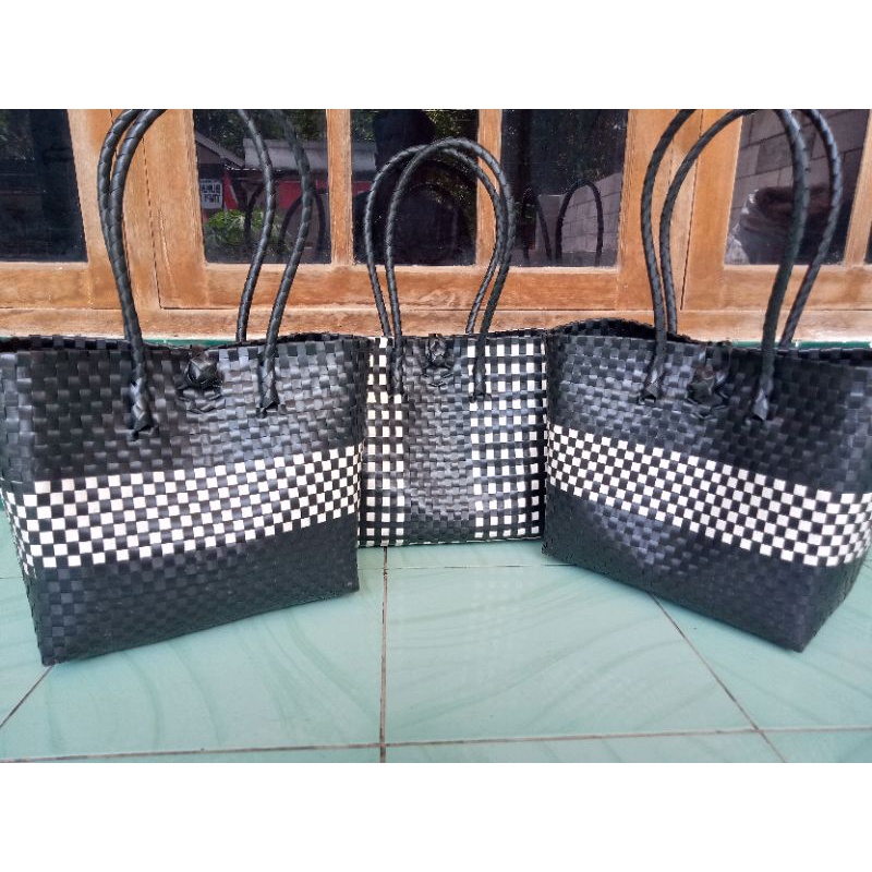 Tas Anyaman Plastik Motif