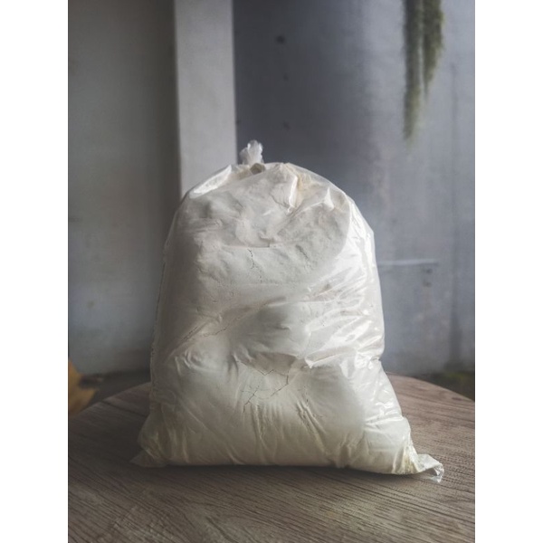 

tepung terigu kunci loss 1kg