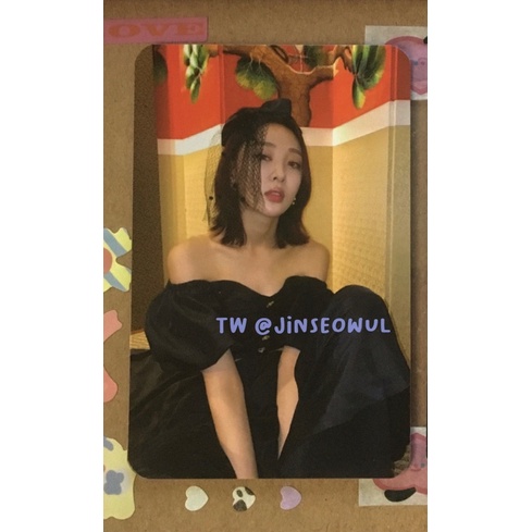 Loona Yves photocard 12:00 A ver