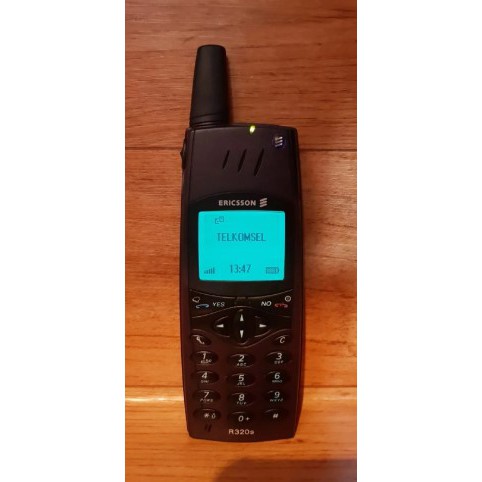 HP Handphone Jadul Ericsson R320s Atau R320 Antena Hitam Normal Siap Pakai Not T28 T29 T29s Atau Hiu