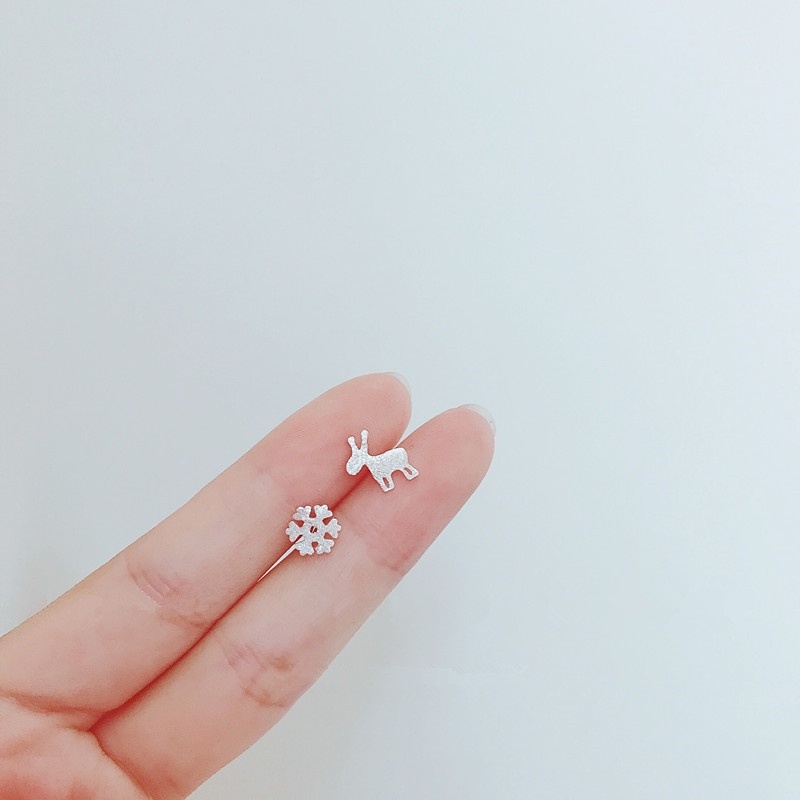 Magic789 Anting Tusuk Sterling Silver 925 Model Rusasnowflake Tema Nataltahun Baru Untuk Wanita