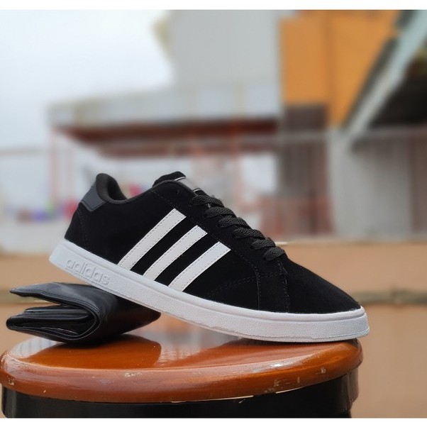 sepatu casual adidas skate hitam putih / sepatu pria / sneakers skate cowok kampus