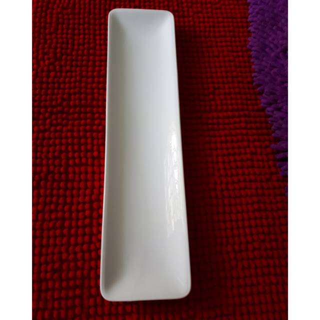 Piring keramik panjang kue