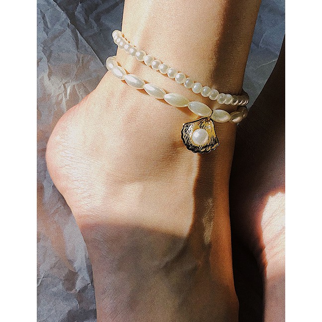 LRC Gelang Kaki Fashion White Multi-layer Beaded Pearl Geometric Shell Anklet F91178