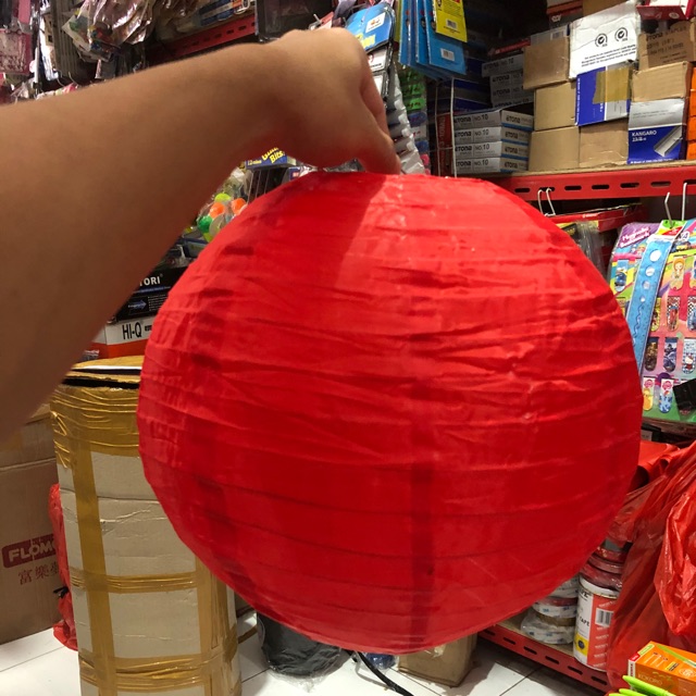 

Lampion diameter 30 cm kain saten outdoor satuan ( import ) tahan hujan