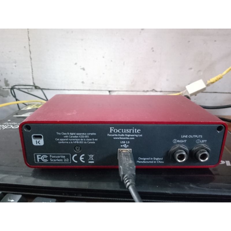 focusrite scarlett 2i2 gen 1(minus)