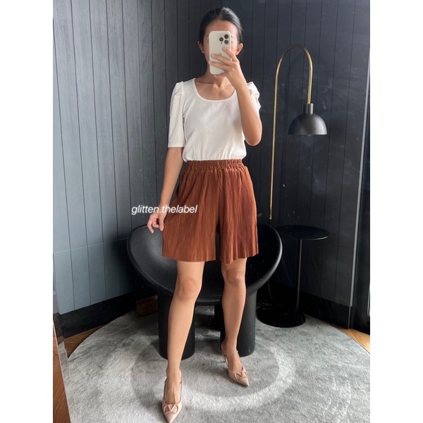 Celana Nagita/Celana pendek lidi plisket/ Pleated Shorts/ Celana hotpants plisket