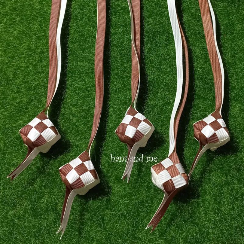 

Ketupat Hias Pita Grosgrain Idul Fitri isi Dakron Coklat Krem