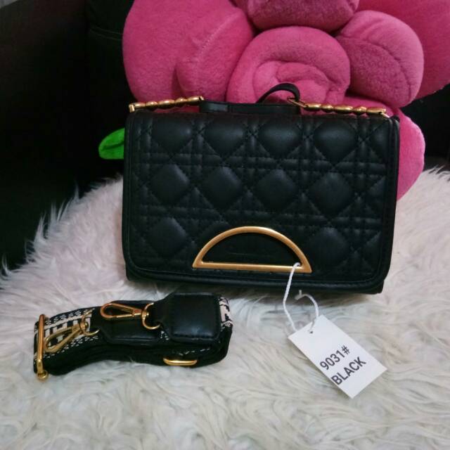 Tas slempang hitam dior