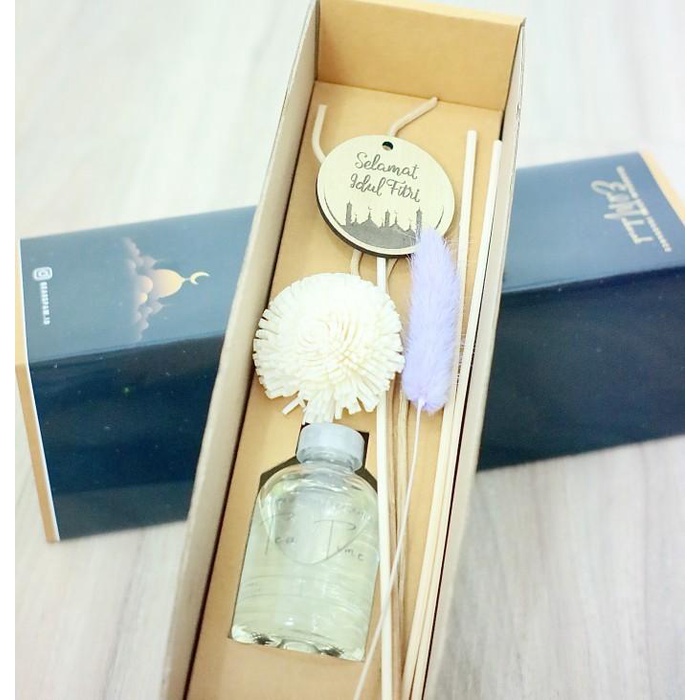 

Hampers Ramadhan Lebaran Fine Fragrance Reed Diffuser 50ml varian stik Best Seller