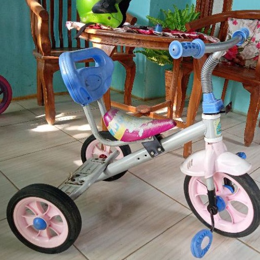 Family sepeda anak roda tiga bekas murah