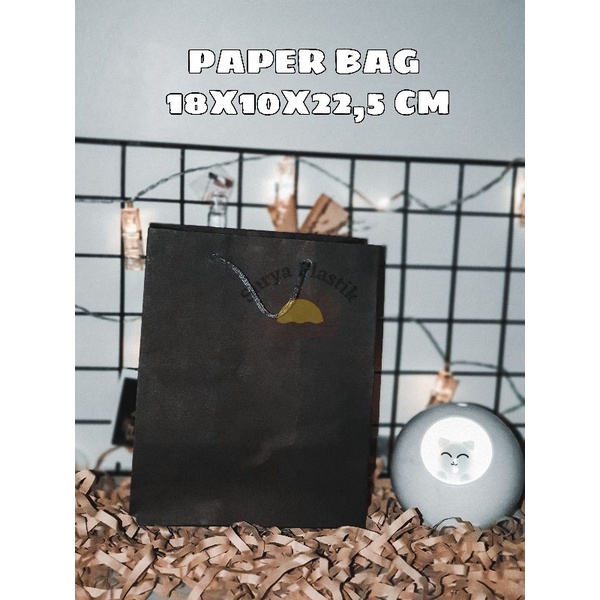 

Paper Bag / Tas Kertas Polos Warna Hitam Ukuran 18 x 10 x 22,5 CM (R5)