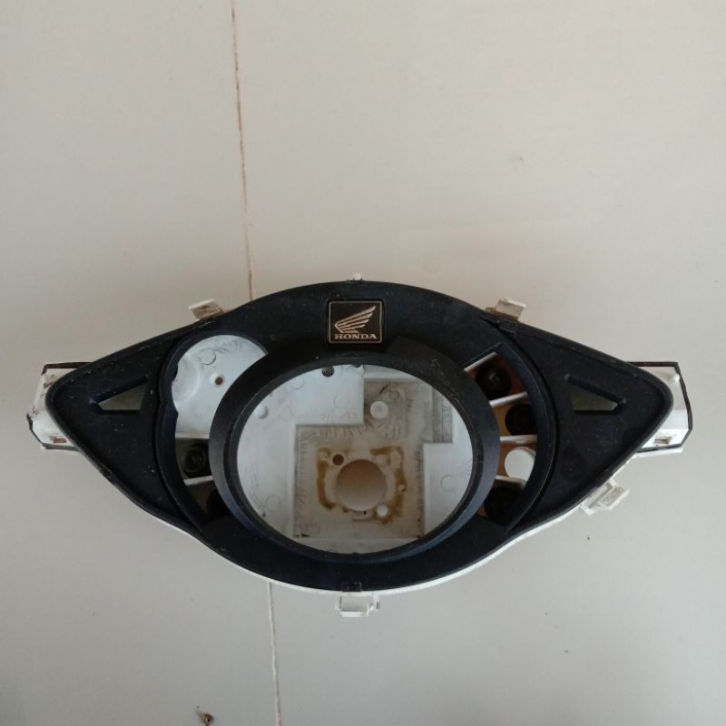 Cover bagian Bawah Speedometer Honda Supra Fit New New Fit. Original. Seken bekas copotan motor