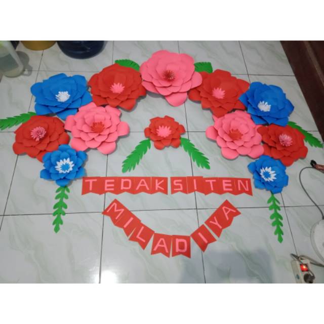 

Paper flower bandrop