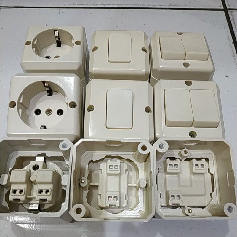 Stop kontak ob cahaya/saklar seri ob cahaya/saklar engkel ob cahaya