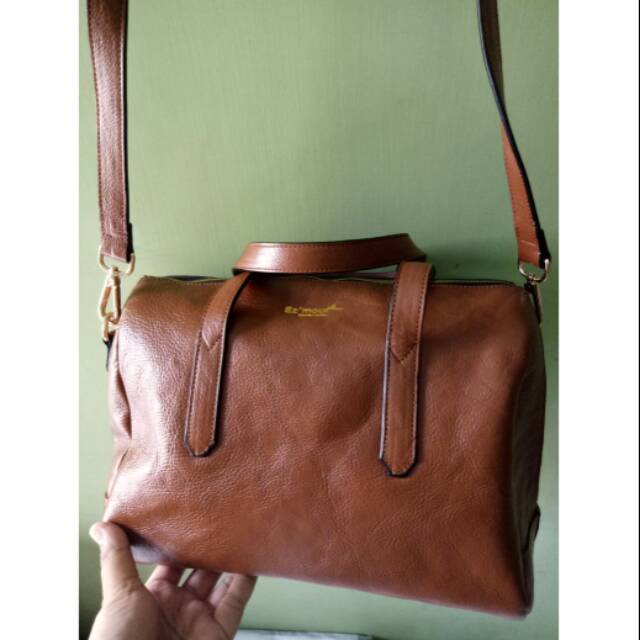 Tas Kulit  by ezmour