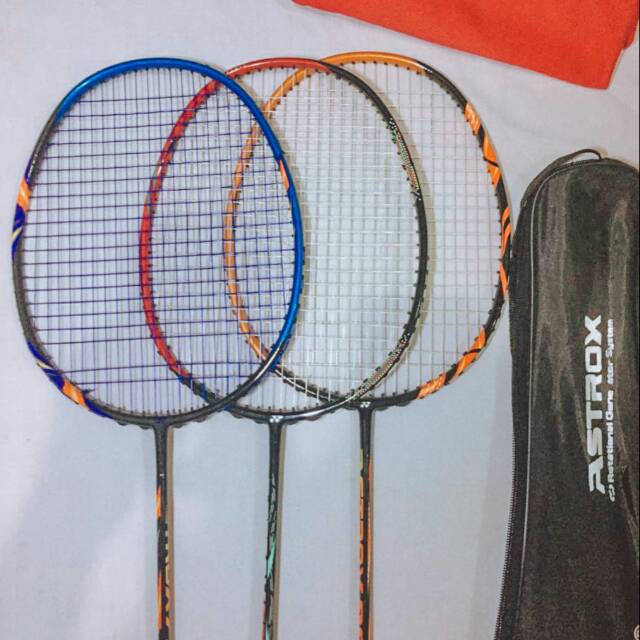 Raket bulutangkis yonex astrox