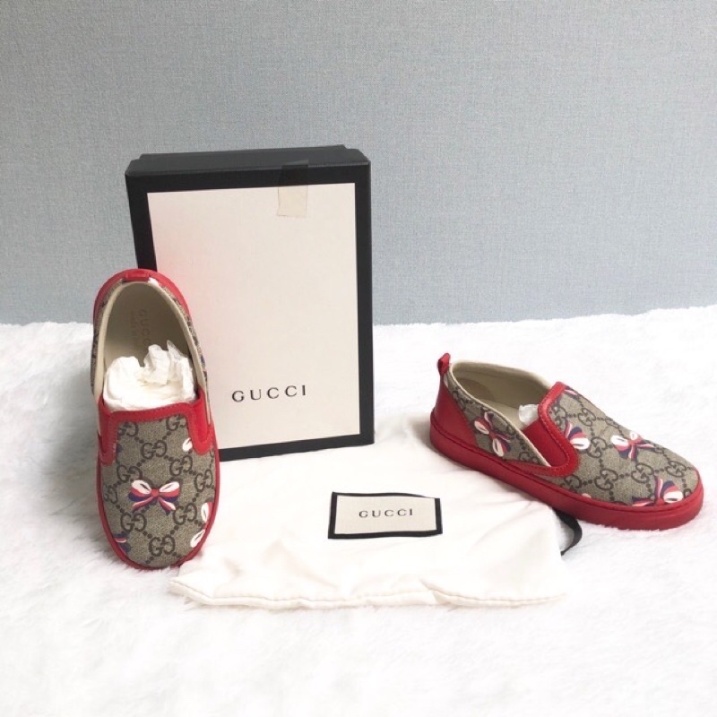 sepatu slip on gucci anak