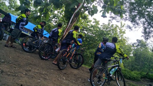 Kemeja Batik Pria Lengan Pendek Formal Casual Kerja Reguler Fit Kantor Bahan Katun  M L Xl