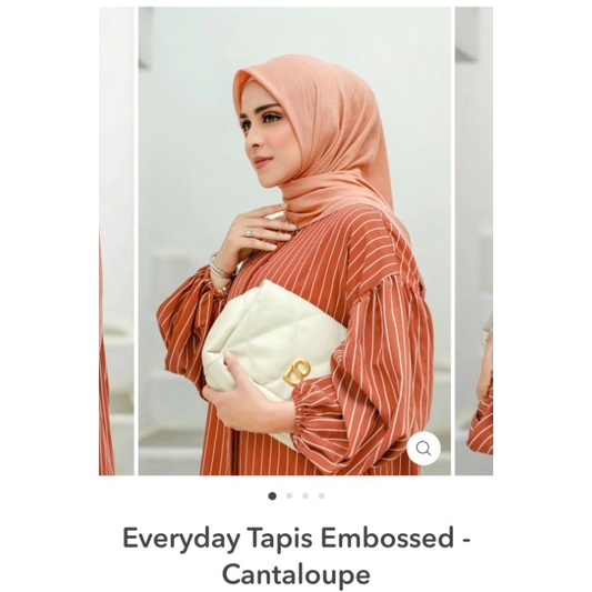 Buttonscarves Tapis Embossed Cantaloupe