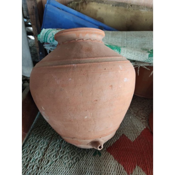 padasan air / tempat air / gerabah