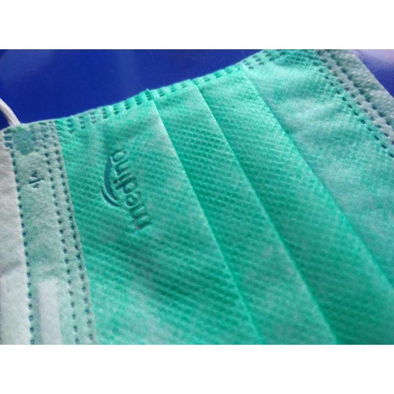 Masker MEDIS 3 ply MEDINA ada emboss nya. dijamin original. warna hijau medis