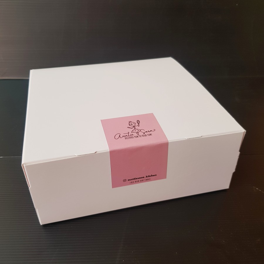 

12 Pcs Box Putih Kotak Cheese Cake Kardus Kemasan Lapis Legit Dus Hampers Packaging Ukuran 22 x 22 x 8.5 cm